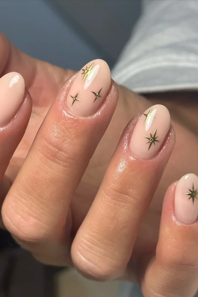 Minimal Nude Nails