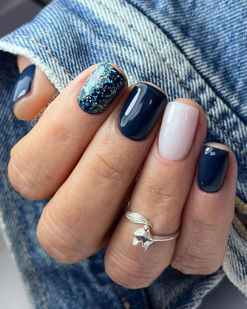 short blue nails, navy blue nails
