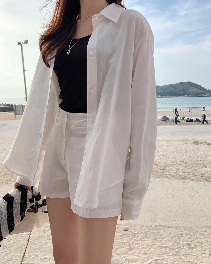 16. Effortless Beach Chic with a White Spring Ensemble