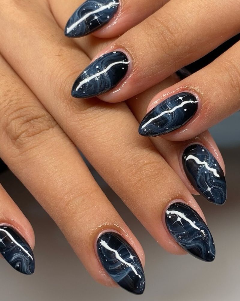 dark blue nails, black nails with nail art