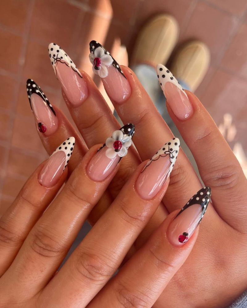 balck and white nail idea for spring with polka dots