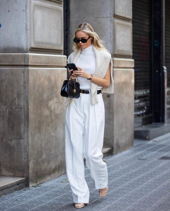 14. Effortless Elegance in Off-White Layers