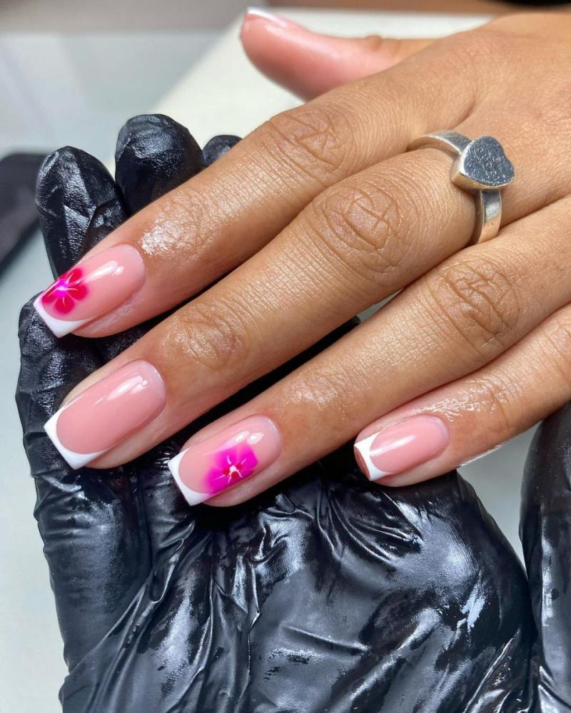 Mix‑and‑match floral nails