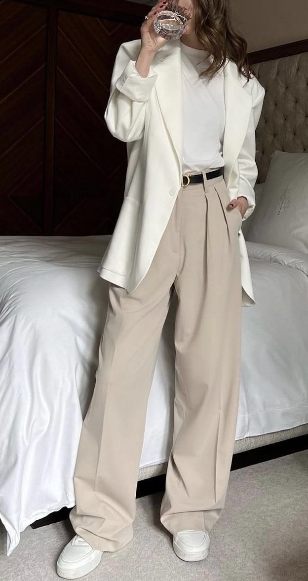 6. Effortless Elegance in Neutral Layers for Spring
