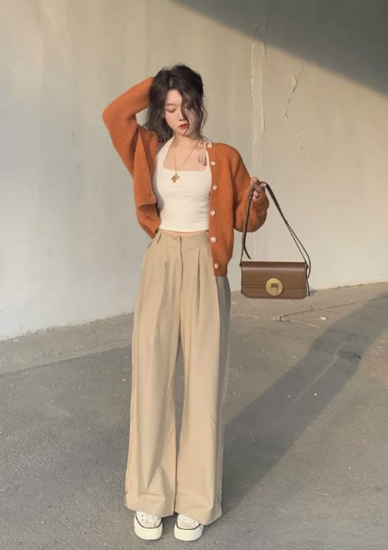 16. Effortless Beige Elegance with a Pop of Rust