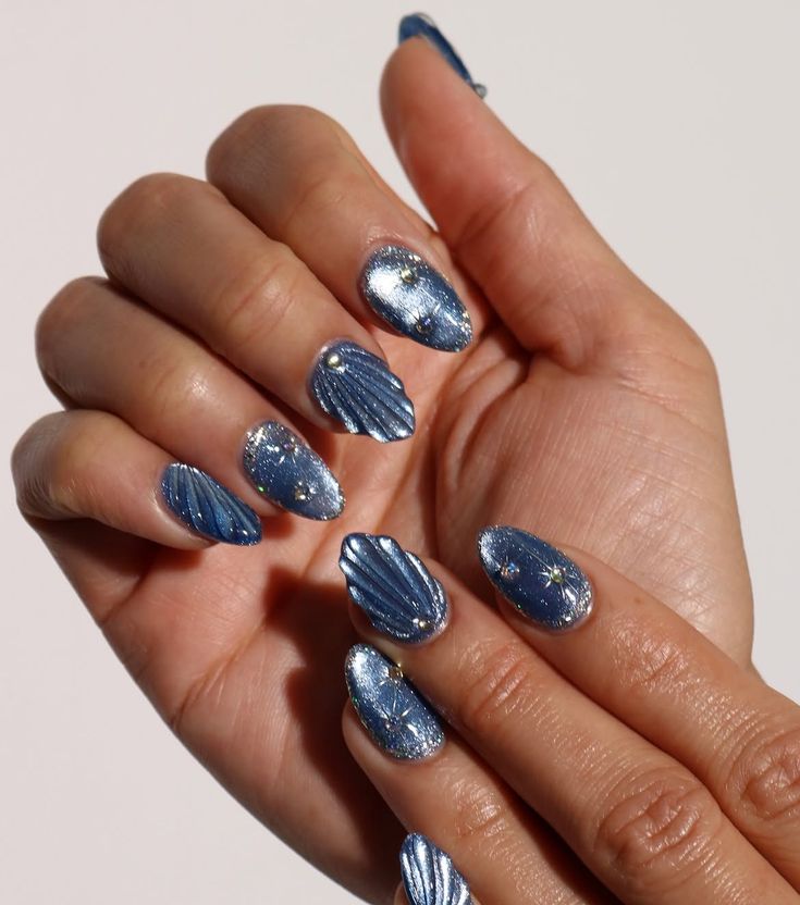 Seashell Chrome Nails