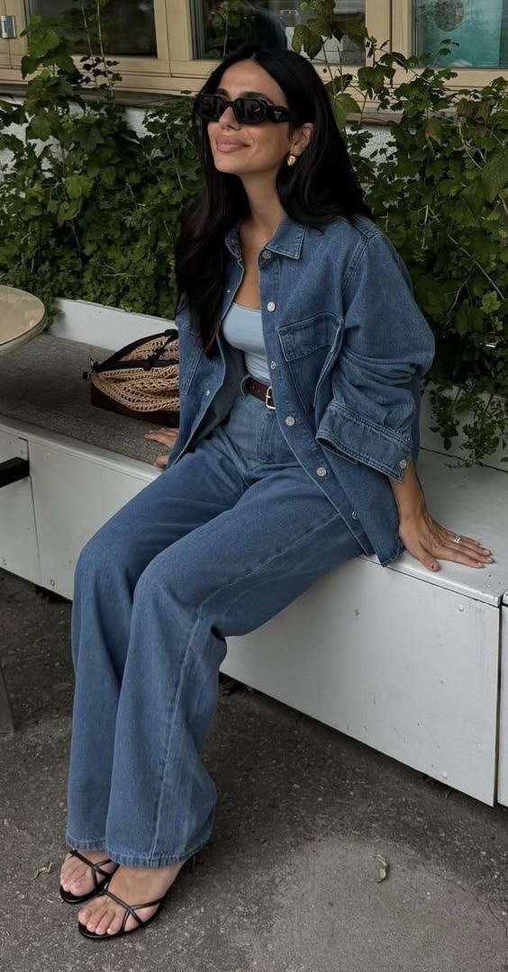 10. Effortless Denim Layers for a Chic Spring Vibe