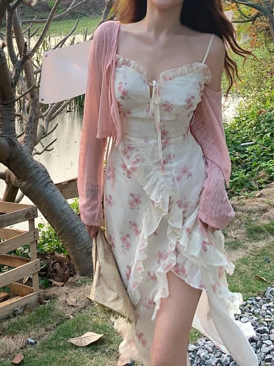 7. Romantic Elegance in a Floral Spring Ensemble