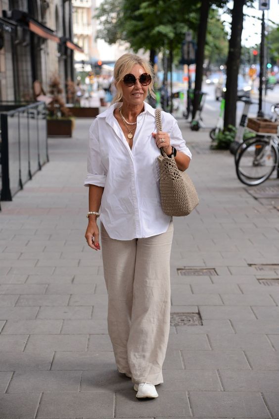33. Effortless Elegance in Lightweight Neutrals