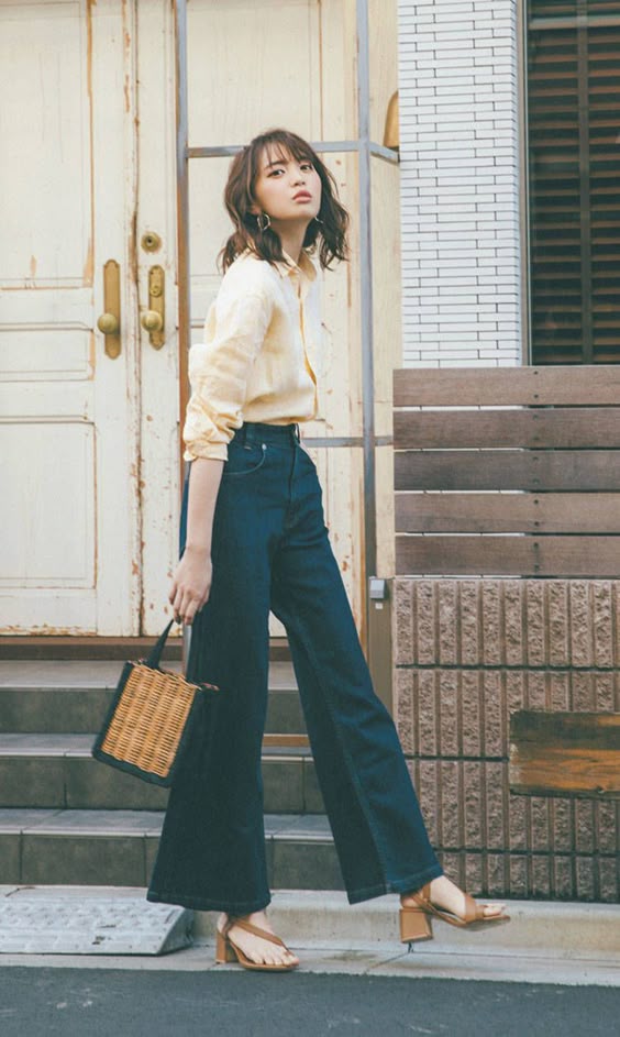 35. Effortless Charm: Wide-Leg Denim for a Breezy Spring Look