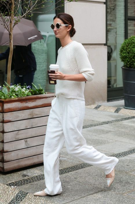 3. Effortless Elegance: A Minimalist White Spring Ensemble