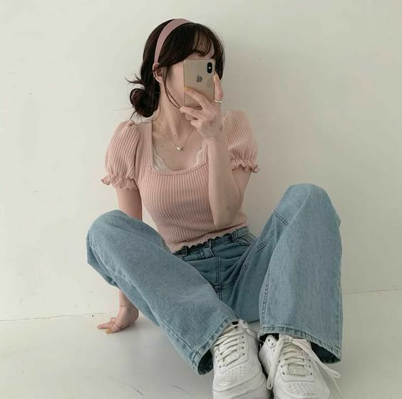 31. Effortless Pastel Charm with a Touch of Casual Elegance