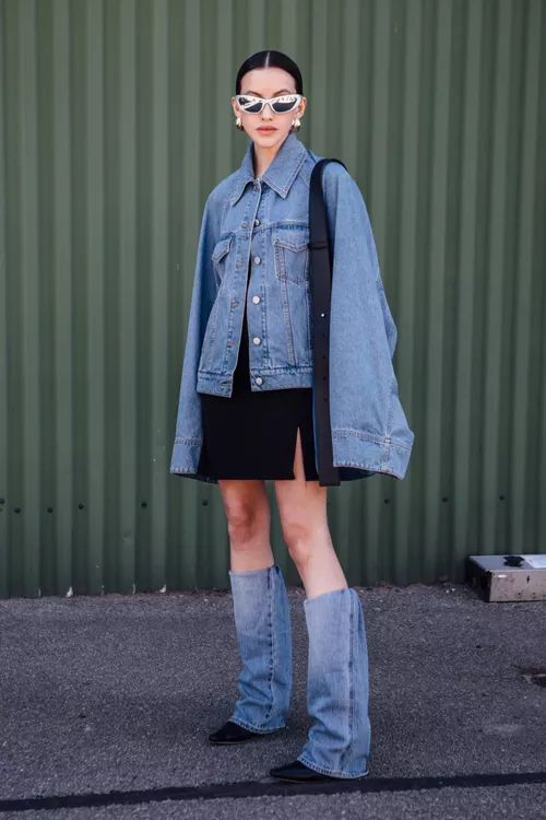 39. "Effortlessly Edgy: Oversized Denim for a Bold Spring Look"