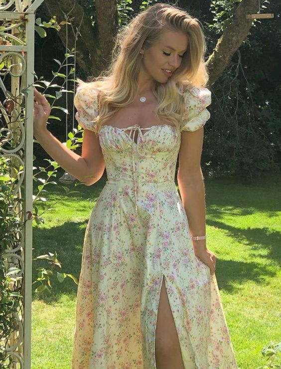 31. Romantic Floral Elegance for a Springtime Glow