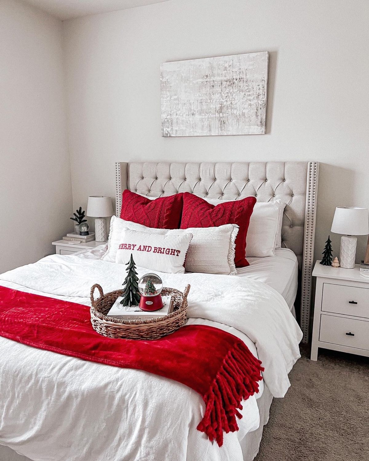 Cozy Christmas bedroom decorations