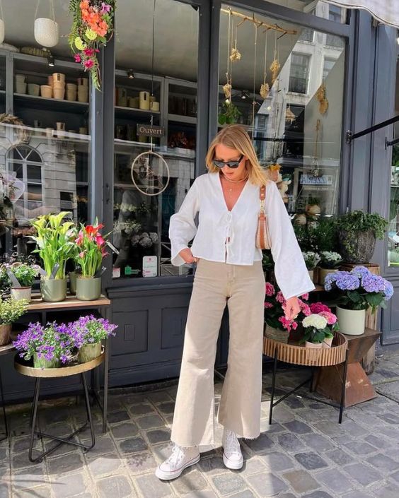 3. Effortless Beige Elegance for a Spring Stroll