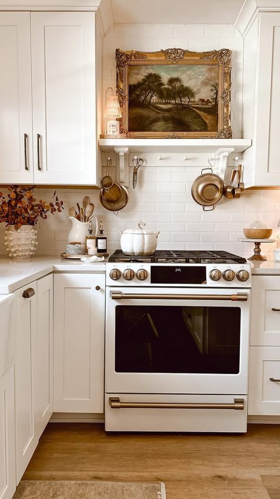 Elegant details in a Nancy Meyers kitchen