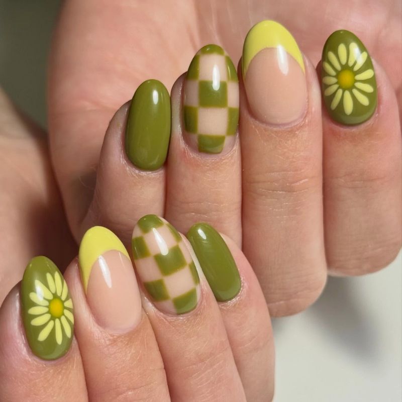 Olive Checkerboard Daisy Nails