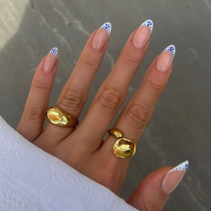 Blue Dotted Daisy French Tips