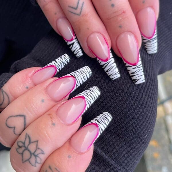 @nailsbycharley_