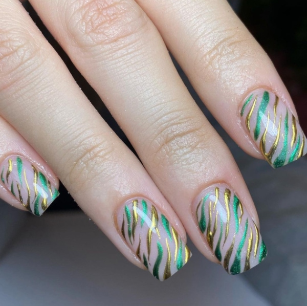 @nailsbyrosiej